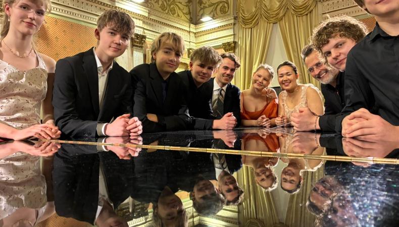 Soitinakatemioiden nuoret solistit ja Jan Söderblom