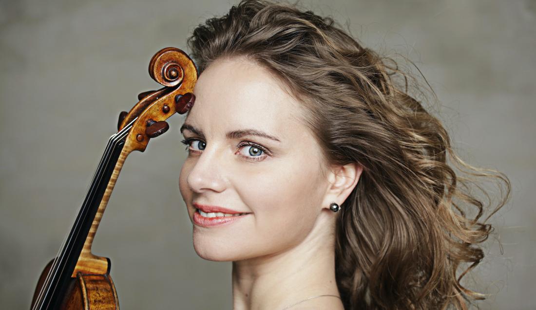 Julia Fischer. Photo: Uwe Arens