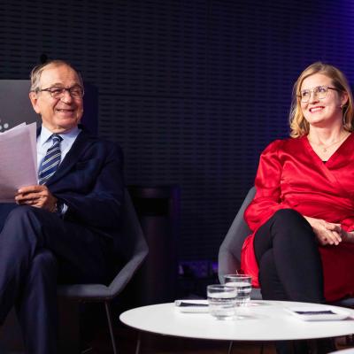Erkki Liikanen and Pirre Raijas participate in the panel discussion. Photo: Jani Telatie