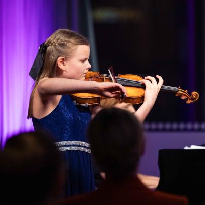 Violinist Lilja Haatainen performs. Photo: Jani Telatie