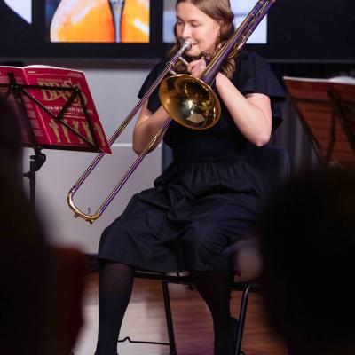 Trombonist Inari Setälä performs as part of the brass quintet. Photo: Jani Telatie