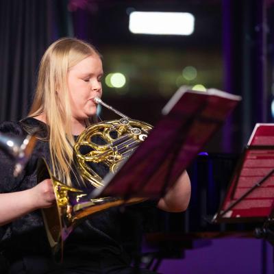Hornist Kaisla Koivunoro performs as part of the brass quintet. Photo: Jani Telatie